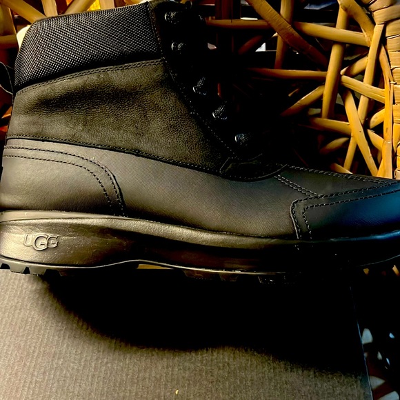 New UGG Emmett Mens Duck Boots 12 NWB Unique - Picture 1 of 4